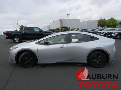 New 2026 Toyota Prius Plug-In Hybrid image 5