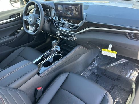 New 2025 Nissan Altima 2.5 SR w/ SR Premium Package image 8