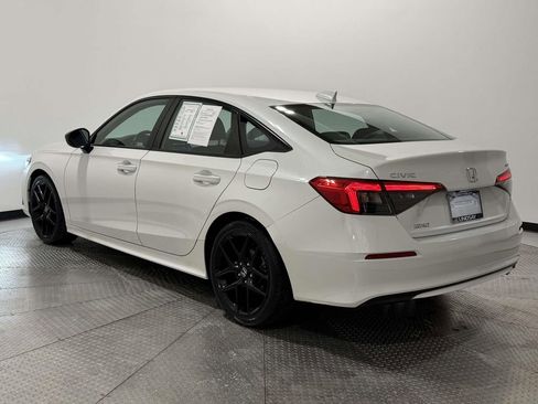 Used 2023 Honda Civic Sport image 4