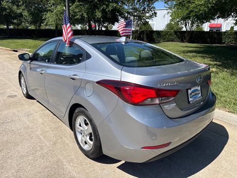 Used 2015 Hyundai Elantra SE FWD image 6