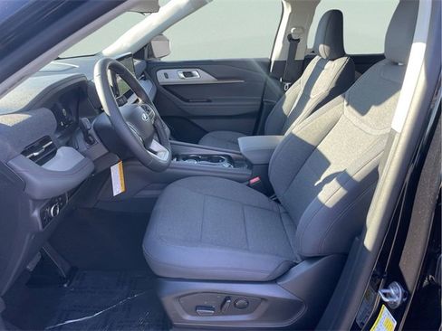 New 2025 Ford Explorer Active image 13