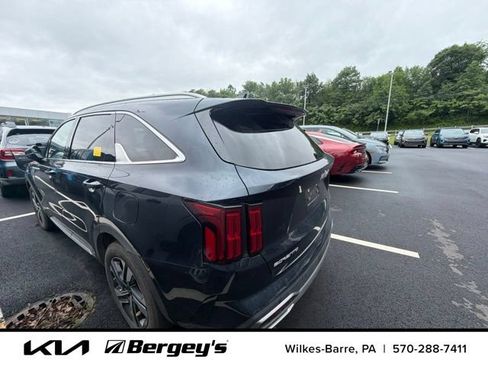 Certified 2023 Kia Sorento SX Prestige AWD/4WD image 11