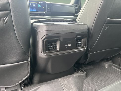 Used 2024 Chevrolet Silverado 2500 LT AWD/4WD image 13