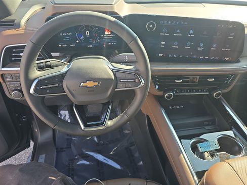 Used 2025 Chevrolet Tahoe High Country image 18