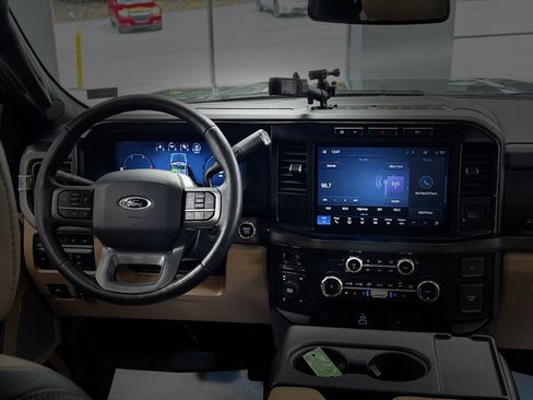 Used 2024 Ford F350 Lariat AWD/4WD image 23