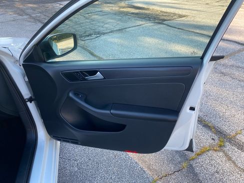 Used 2016 Volkswagen Jetta S FWD image 22