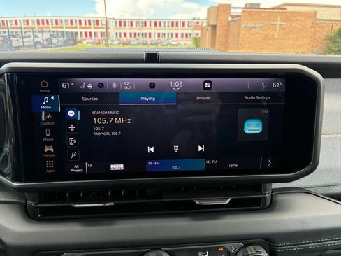 Used 2025 Jeep Wrangler Unlimited Sahara AWD/4WD image 16