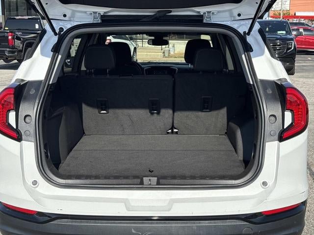 Used 2024 GMC Terrain SLE w/ Driver Convenience Package FWD image 7