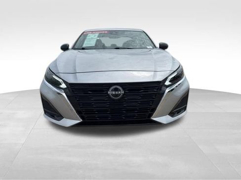 Used 2025 Nissan Altima 2.5 SV FWD image 4