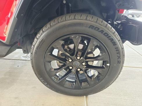 Used 2025 Jeep Wrangler Unlimited Sahara AWD/4WD image 18