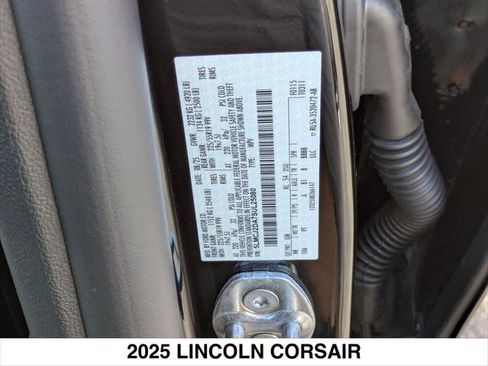 New 2025 Lincoln Corsair Reserve image 15