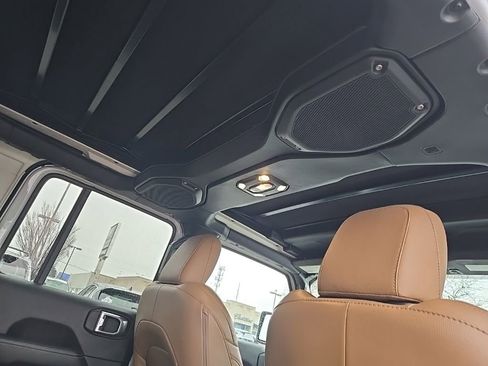 Used 2022 Jeep Wrangler Unlimited Sahara w/ Cold Weather Group image 23