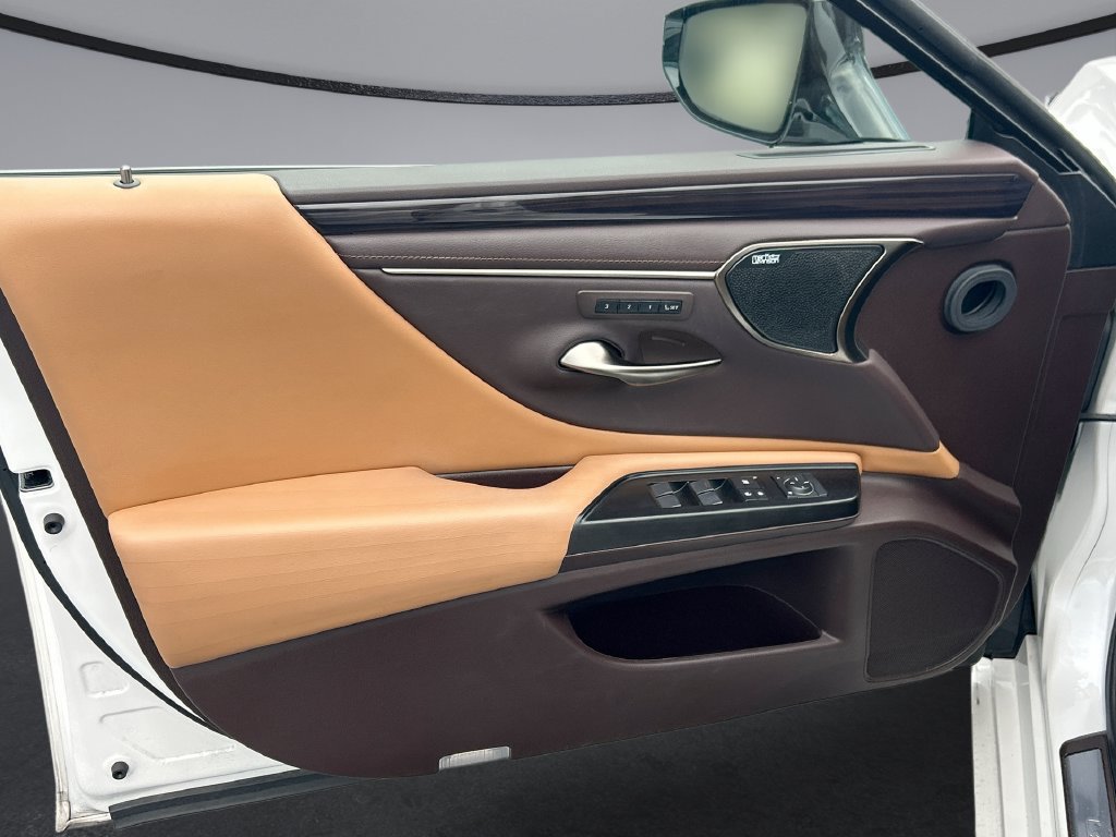 Used 2019 Lexus ES 350 Ultra Luxury FWD image 16