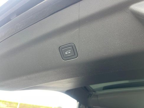 Used 2022 Cadillac Escalade ESV Sport Platinum image 21