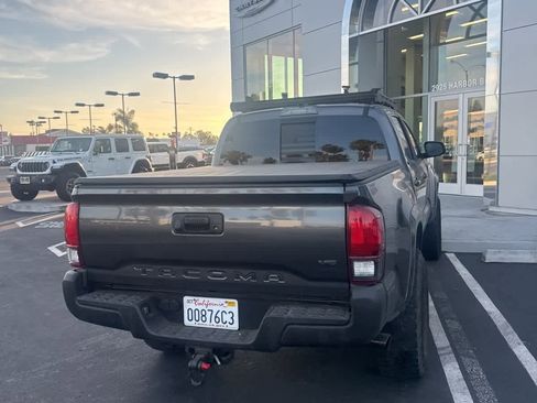 Used 2021 Toyota Tacoma SR5 image 4