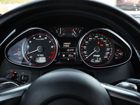 Used 2010 Audi R8 V10 image 24