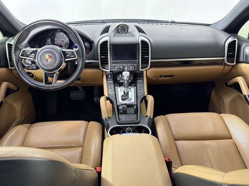 Used 2016 Porsche Cayenne image 20
