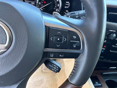 Used 2021 Lexus LX 570 4WD w/ Luxury Package image 30