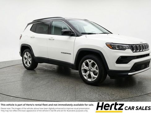 Used 2025 Jeep Compass Latitude image 1