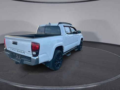 Used 2020 Toyota Tacoma SR5 RWD image 11