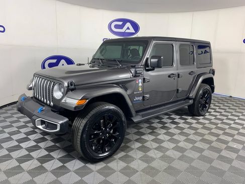 Used 2023 Jeep Wrangler Unlimited Sahara w/ Cold Weather Group AWD/4WD image 7