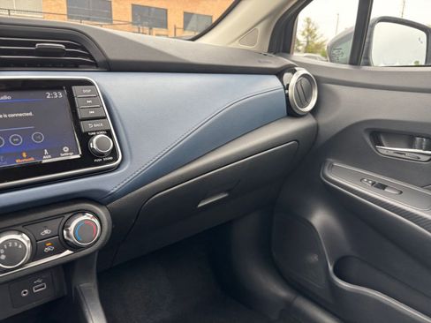 Used 2025 Nissan Versa SV FWD image 33