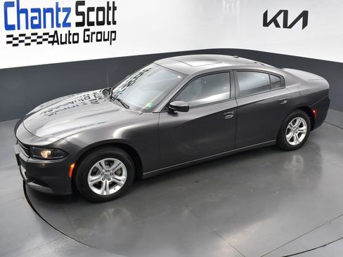 Used 2022 Dodge Charger SXT w/ Leather Interior Group image 17