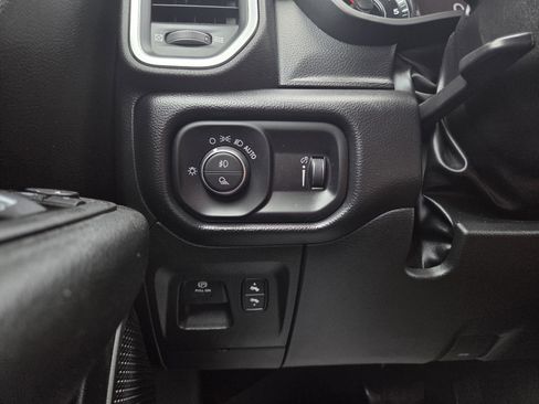 Used 2022 RAM 1500 Big Horn RWD image 38