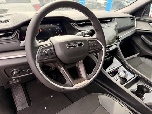 New 2026 Jeep Grand Cherokee Altitude AWD/4WD image 8
