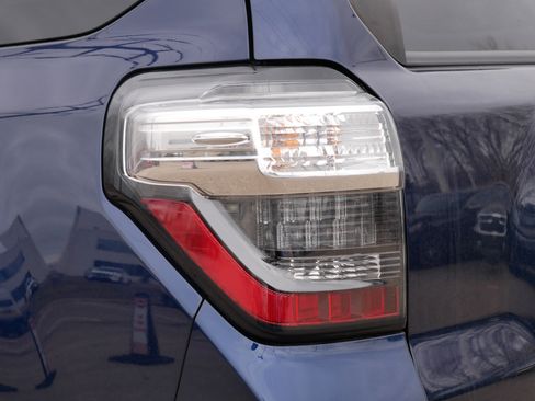 Used 2019 Toyota 4Runner TRD Off-Road Premium image 17