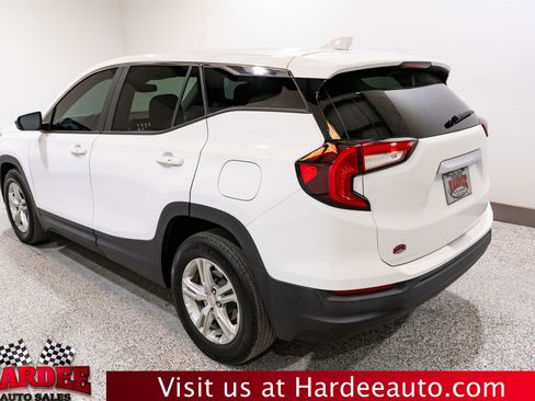 Used 2022 GMC Terrain SLE image 3