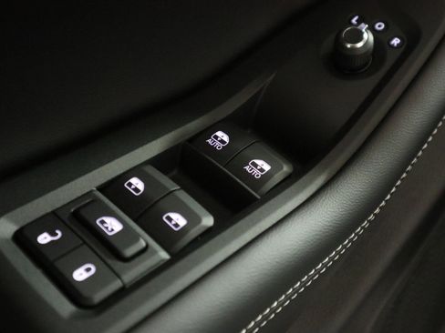 New 2025 Jeep Grand Cherokee L Limited w/ Black Appearance Package image 36