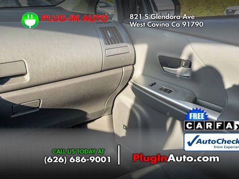 Used 2013 Toyota Prius V Five image 19