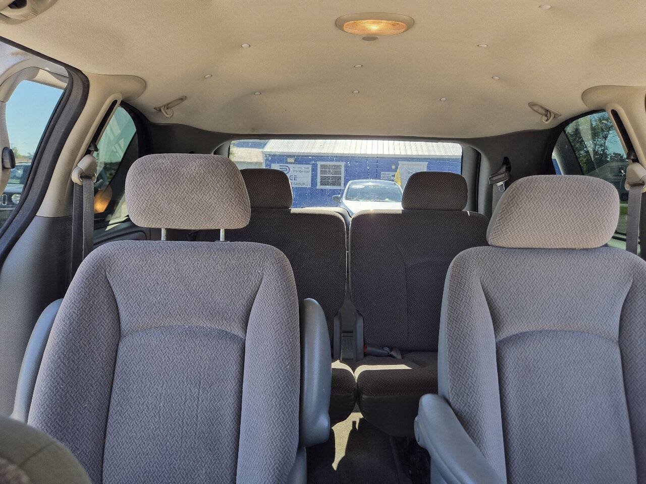 Used 2007 Dodge Caravan SXT w/ Popular Equipment Group I FWD image 16