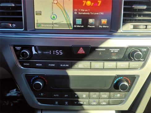 Used 2017 Hyundai Sonata Limited w/ Ultimate Package 04 image 28