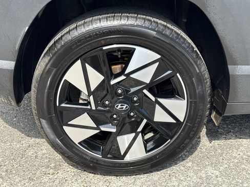 Used 2025 Hyundai Kona SEL FWD image 12