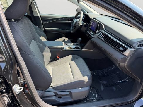 Used 2025 Toyota Camry LE FWD image 12