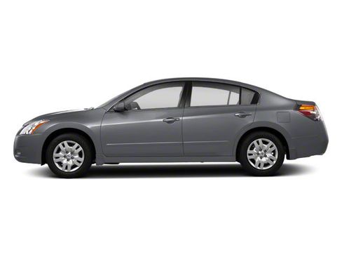 Used 2010 Nissan Altima 2.5 SL w/ Technology Pkg FWD image 2