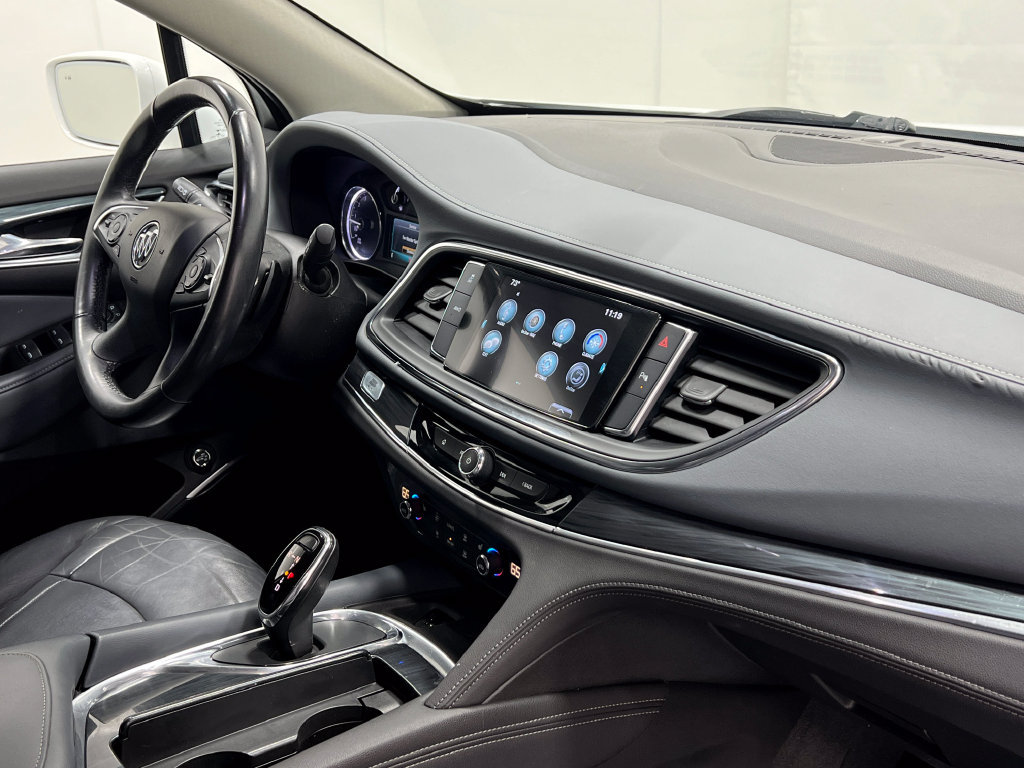 Used 2018 Buick Enclave Essence AWD/4WD image 21