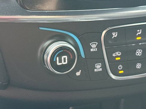 Certified 2023 Chevrolet Traverse LT FWD image 19