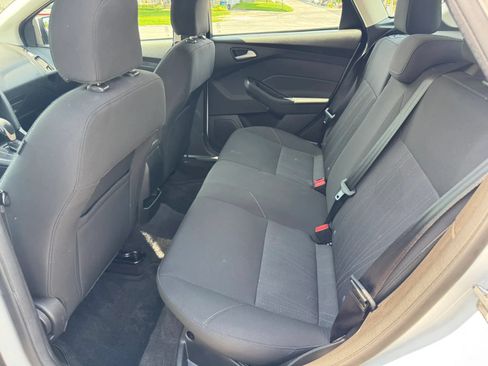 Used 2017 Ford Focus SE FWD image 25