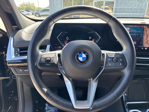 Used 2025 BMW X2 xDrive28i AWD/4WD image 16