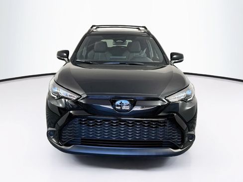 Used 2025 Toyota Corolla Cross AWD Hybrid w/ Moonroof Package image 2