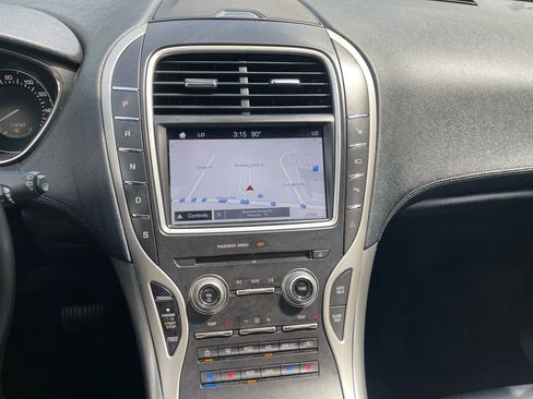 Used 2016 Lincoln MKX Reserve w/ Technology Package image 17