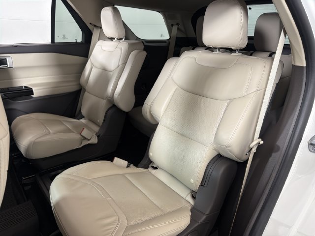 Used 2021 Ford Explorer Platinum w/ Equipment Group 601A AWD/4WD image 14