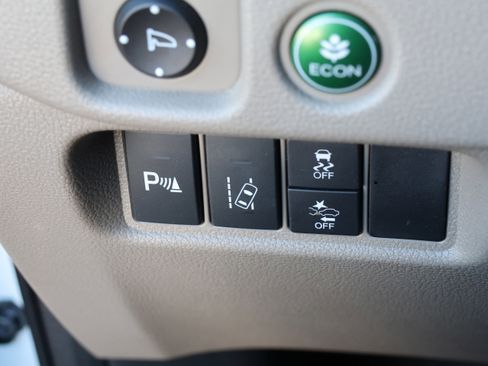 Used 2017 Honda Pilot Touring image 17