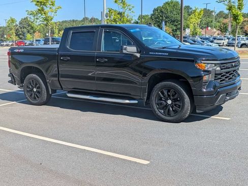 Used 2023 Chevrolet Silverado 1500 Custom AWD/4WD image 2