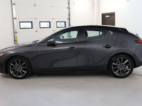 Used 2022 MAZDA MAZDA3 s FWD image 4