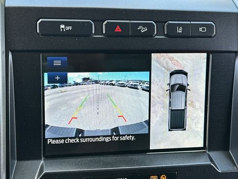 Used 2022 Ford F250 XLT w/ Black Appearance Package AWD/4WD image 16