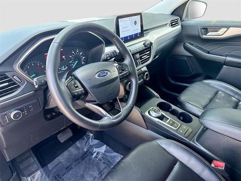 Used 2022 Ford Escape SEL image 9